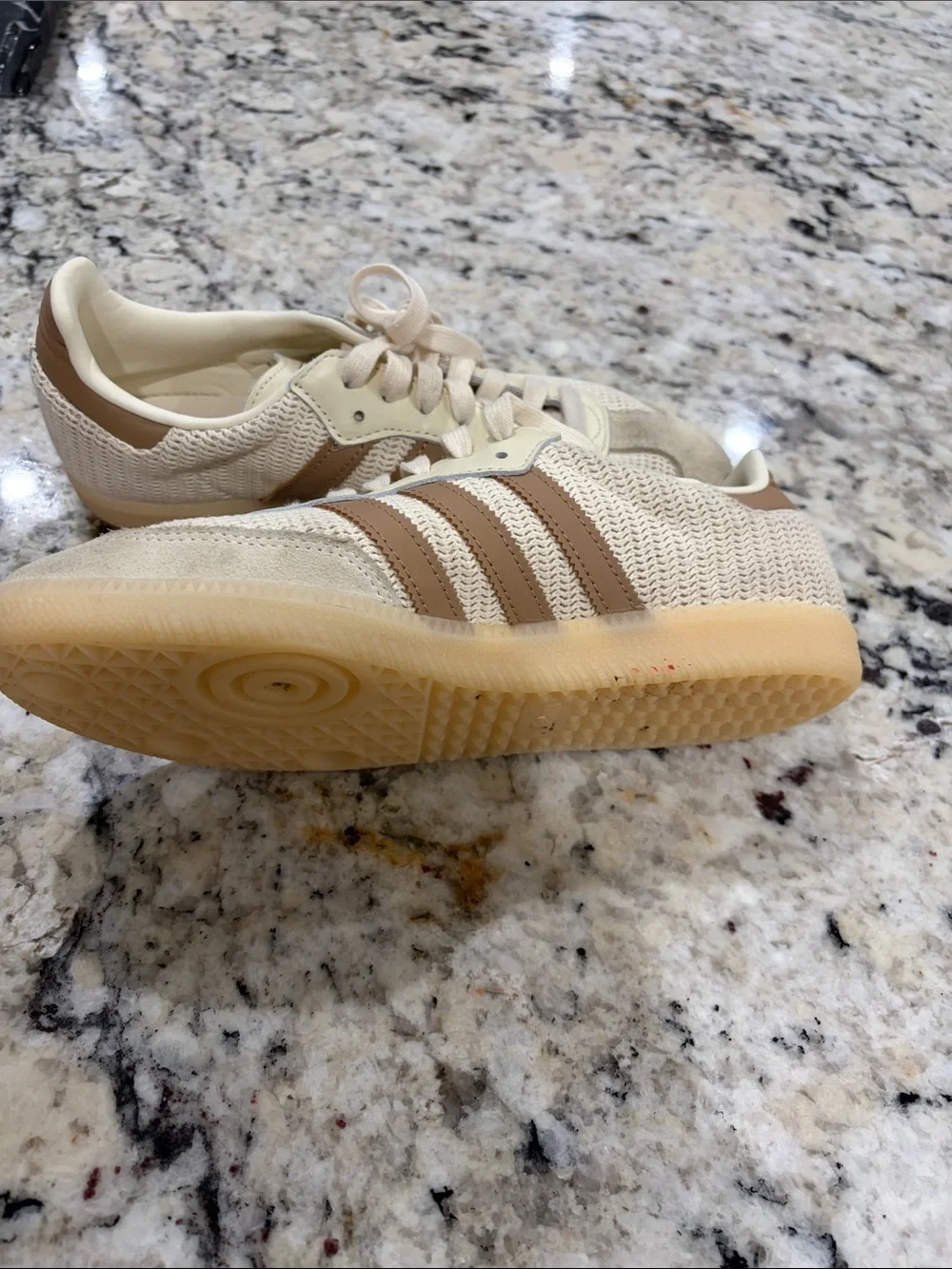 Men’s Sz7.5 Adidas Cream and Tan Retro Runner Sneakers